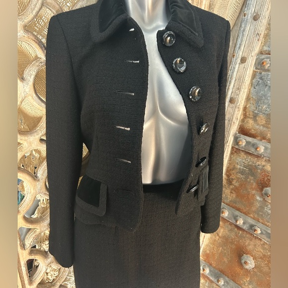 Two Piece Jaeger Suit Set - Picture 3 of 6